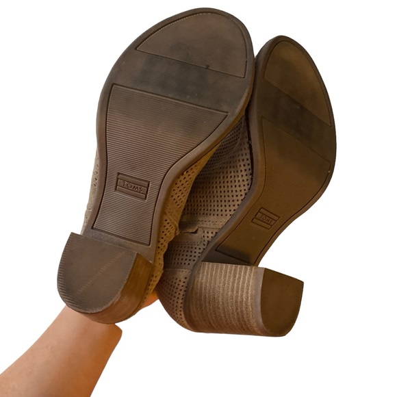 Toms Majorca Peep Toe Desert Taupe Suede Ankle Booties Women’s Size 8 - Picture 3 of 8